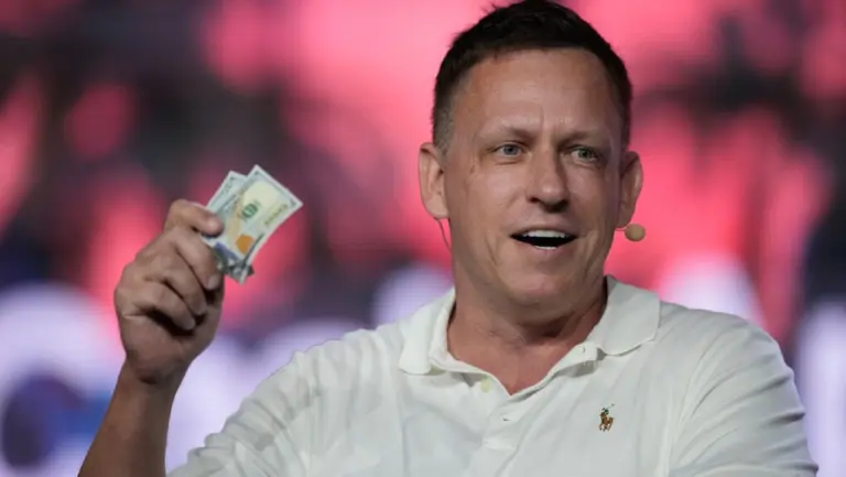 Το αφεντικό της Palantir πάει Αργεντινή: Μια αλεπού στο παζάρι του αναρχοκαπιταλισμού