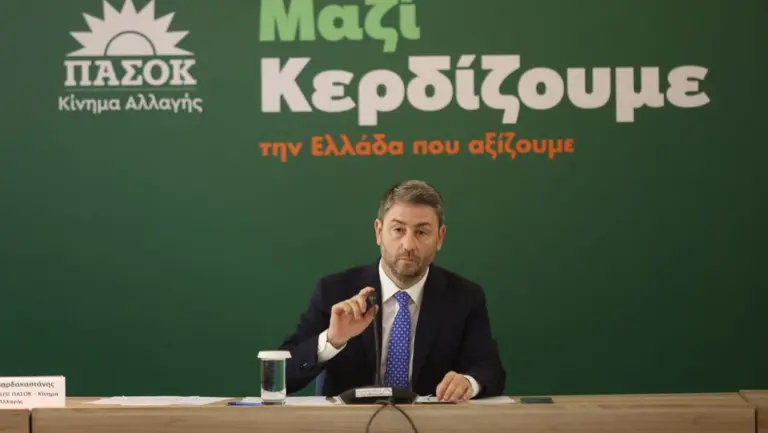 Συναγερμός στο ΠΑΣΟΚ: «Ανά πάσα στιγμή μπορεί να γίνουν εκλογές» – Το καρφί Ανδρουλάκη για «προστάτες»