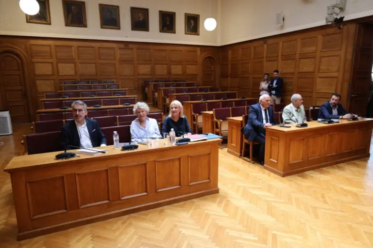 Κ.Ο. ΣΥΡΙΖΑ μόνο με επτά παρόντες – Δεν πήγε ο Φάμελλος και κατήγγειλε μεθόδευση για επιστροφή Πολάκη