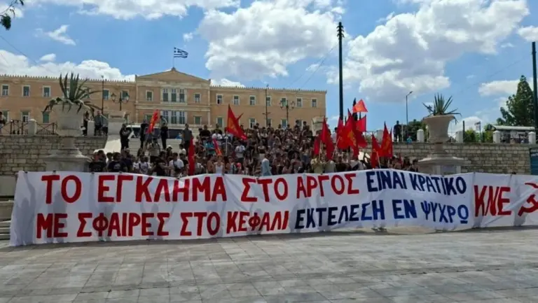 «Το έγκλημα στο Αργος είναι κρατικό»: Μαζικές διαμαρτυρίες σε Σύνταγμα και Άργος, νέο κάλεσμα σήμερα στα Προπύλαια