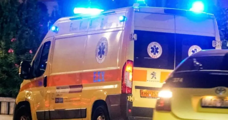 Τροχαίο στην Αγία Παρασκευή: Νεκρός 20χρονος διανομέας – Η μηχανή του συγκρούστηκε με ΙΧ