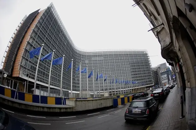 Η Κομισιόν καλεί την Ελλάδα να ενσωματώσει τους κανόνες της Ε.Ε. για την προστασία των εργαζομένων από τον αμίαντο